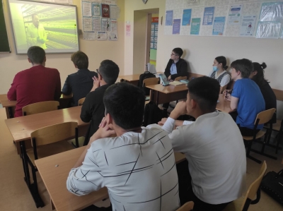 "Шоу профессий". Онлайн-урок &laquo;Поле возможностей: о современном сельском хозяйстве в России и профессиональных перспективах от успешных специалистов&raquo; 