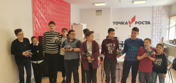 Бои роботов в рамках военизированной эстафеты к Дню защитника отечества. 